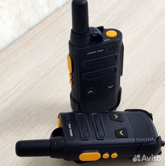 Рация с гарнитурой на строительный объект