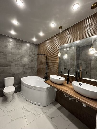 3-к. квартира, 85 м², 21/22 эт.