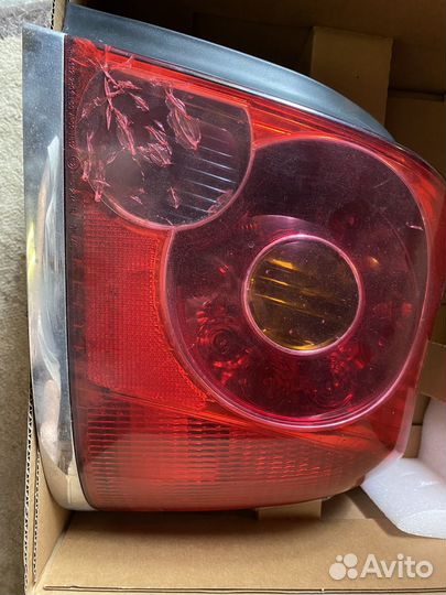 Фары toyota avensis 2006