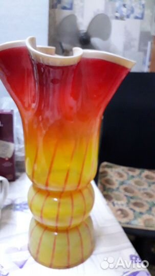 Ваза старых времен красный май стеклозавод