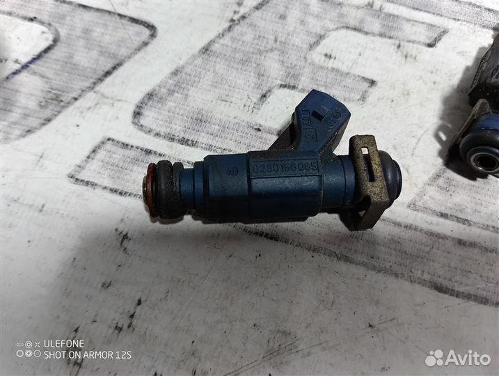 Форсунка топливная Audi A4 B6 AMB 2000—2006