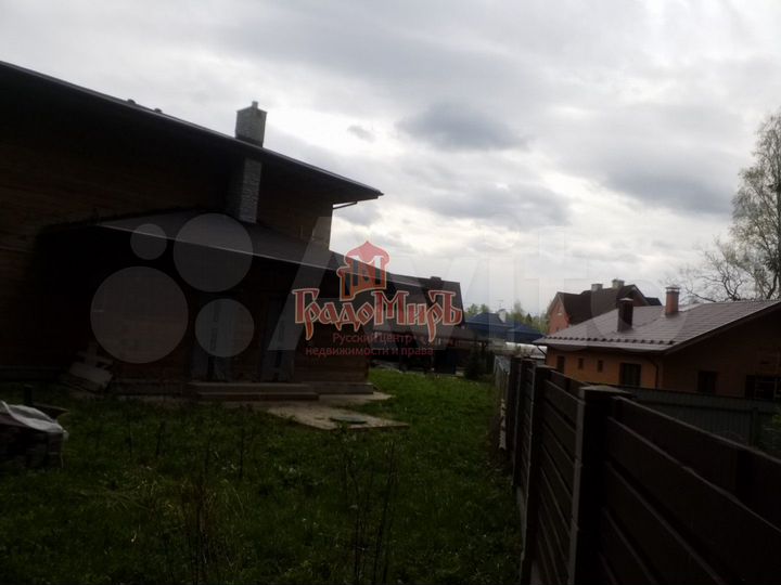 Дом 298 м² на участке 10 сот.