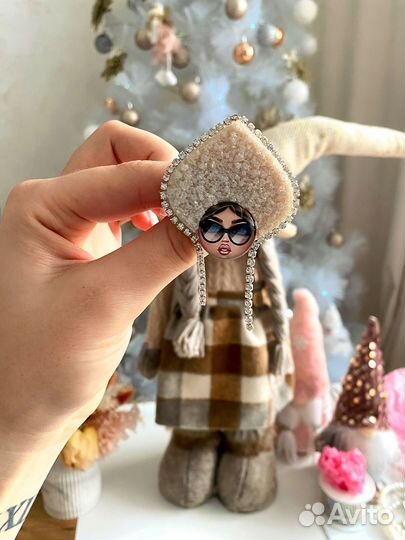 Брошь ручной работы