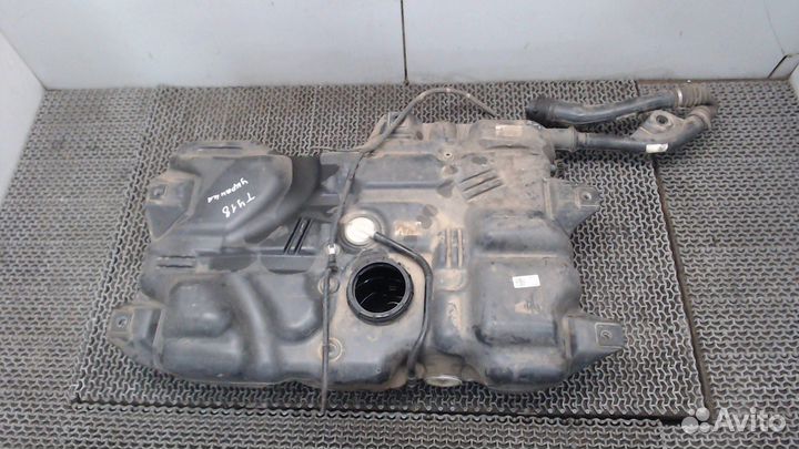 Бак топливный Opel Vivaro, 2015