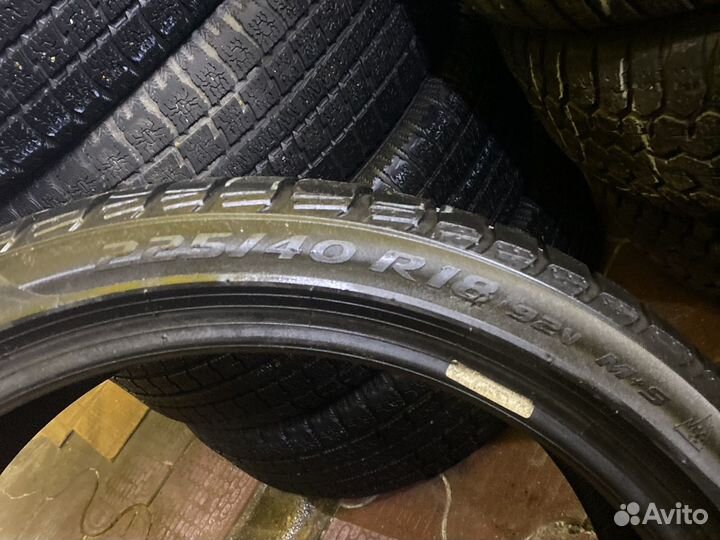 Pirelli Winter Sottozero 3 225/40 R18 92V