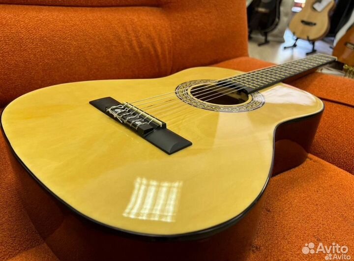 Классическая гитара 4/4 Новая