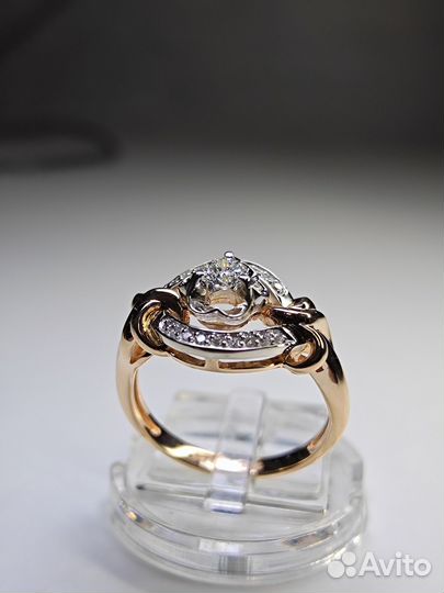 Золотое кольцо 585 пробы с бриллиантами