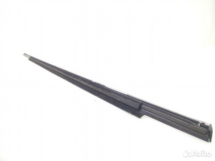 Молдинг двери передний левый Mercedes-Benz C-Class