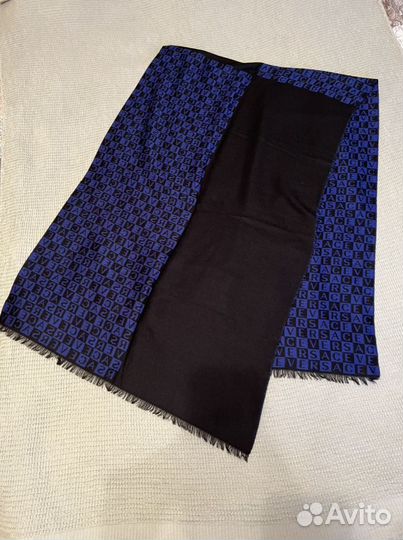 Новый палантин (платок, шарф) из ткани Versace