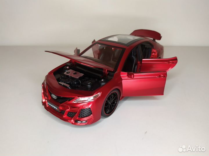 Модель Toyota Camry 1:24