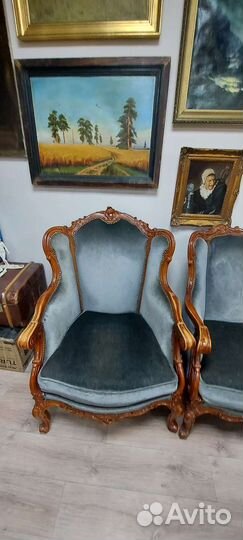 Комплект антикварной мягкой мебели