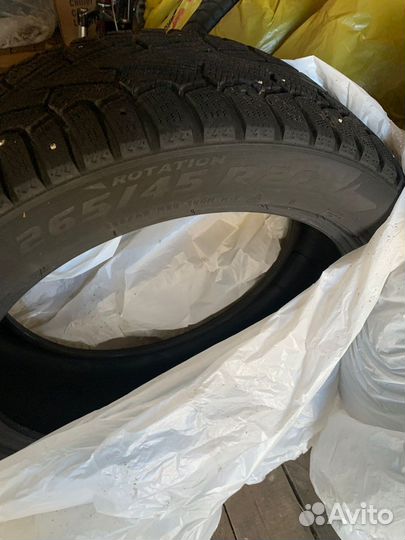 Pirelli Ice Zero 265/45 R20
