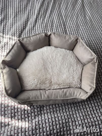 Лежанка для маленьких собак