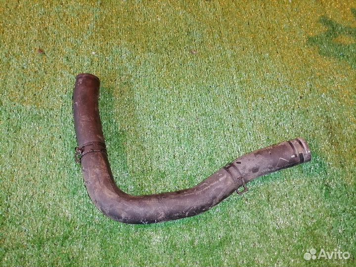 Патрубок охлаждения (радиатора) 1370A137 верхний M