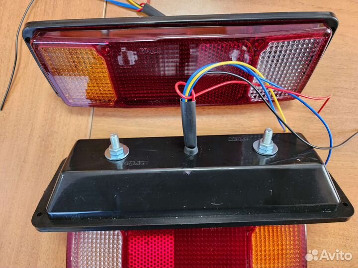 Фонари К-кт 2 шт Задние Универсальные Авто IN2320