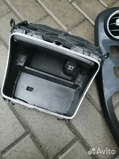 Консоль на мерседес-бенц с класс w205