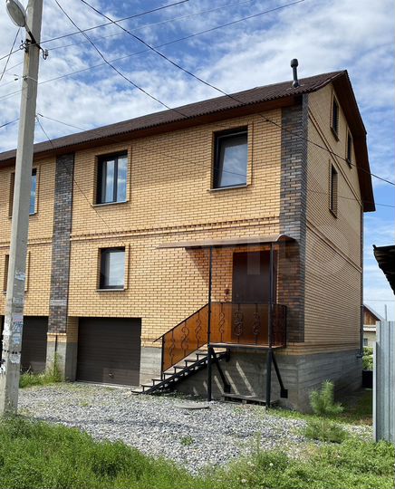 Коттедж 191,8 м² на участке 5,7 сот.