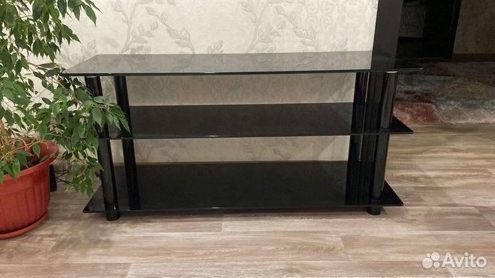 Стеклянная тумба под тв