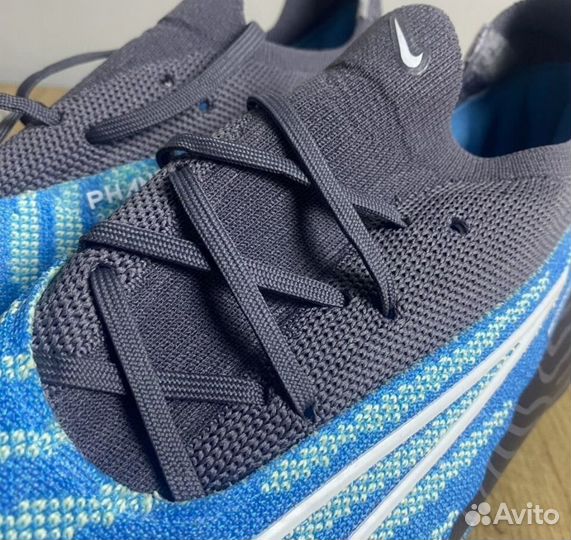 Футбольные бутсы nike phantom gx