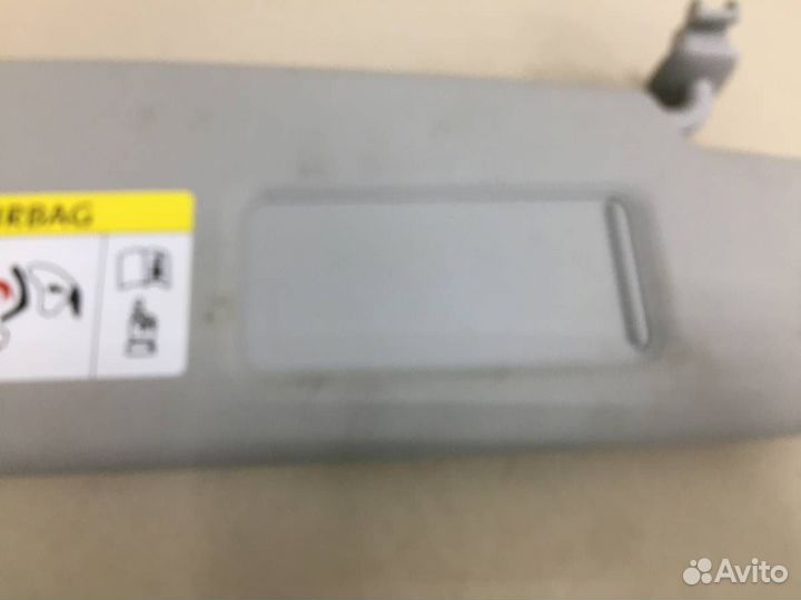 Козырек солнцезащитный внутри Volkswagen Polo Sed