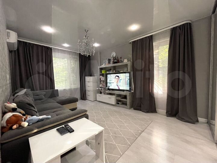 2-к. квартира, 42 м², 1/5 эт.