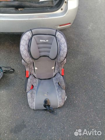 Детское кресло в авто