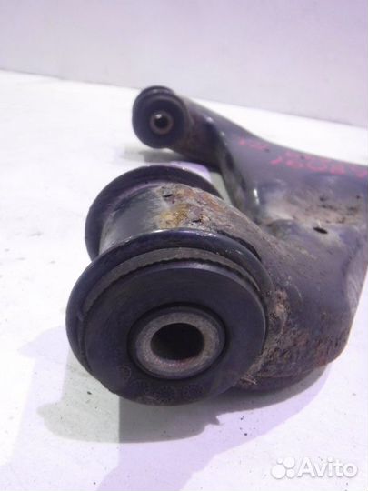 Рычаг передний левый нижний