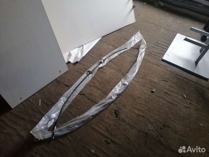 Трос стояночного тормоза Hyundai Starex 01-06