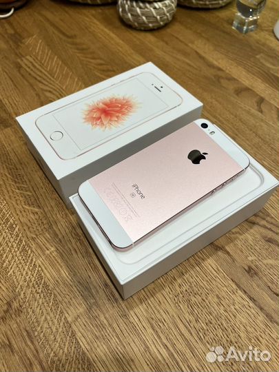 iPhone SE, 32 ГБ
