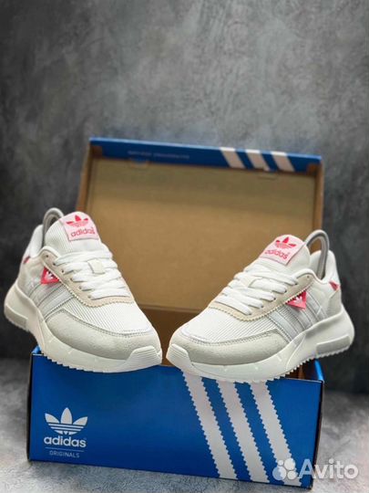 Кроссовки женские Adidas