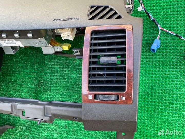 Дефлектор воздушный прав. Toyota Tundra, Sequoia