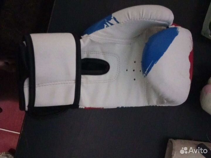 Боксерские перчатки zzt