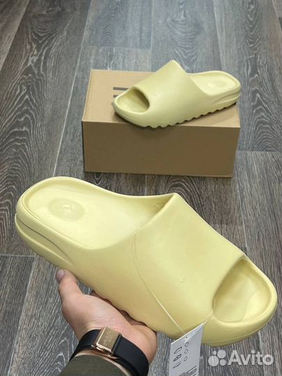 Тапки adidas Yeezy Slide