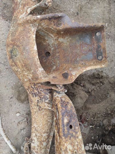 Подрамник bmw e23