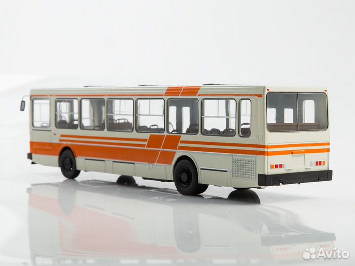 1:43 Масштабная модель Автобус Ликинский-5256, бел