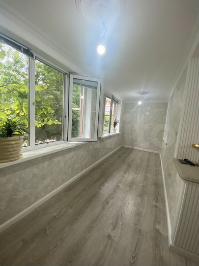 4-к. квартира, 100 м², 2/5 эт.
