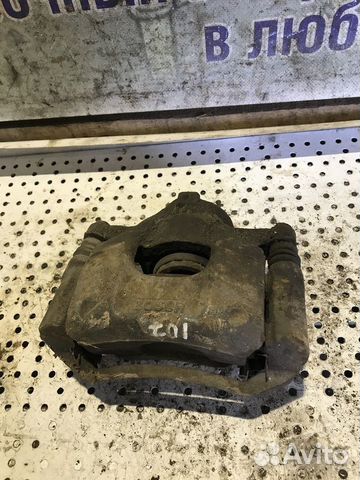 Суппорт тормозной передний левый Peugeot 107