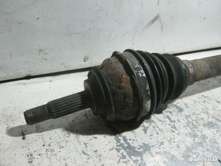 Renault Sandero 1.2 benz полуось передняя левая