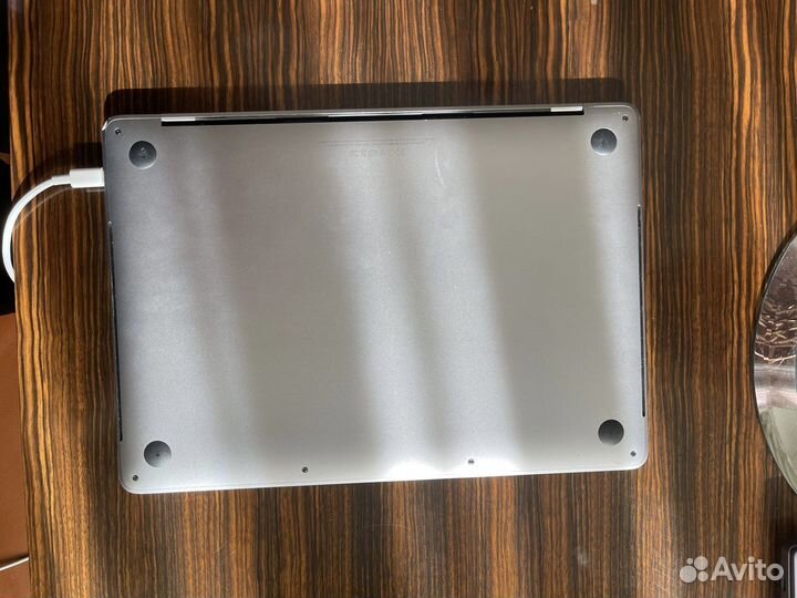 Apple MacBook Pro 13 2016 touch bar