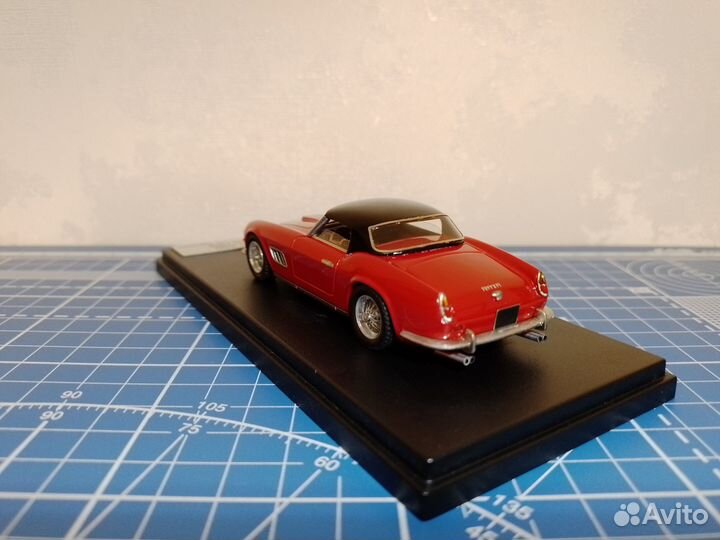 Ferrari 250 LWB 1/43 Look Smart