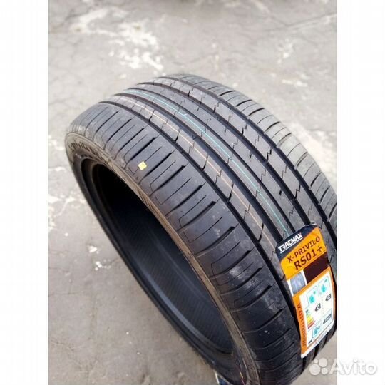 Tracmax X-Privilo RS01+ 285/45 R22 114Y