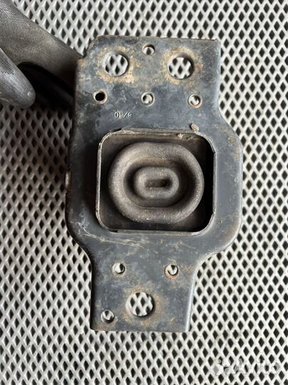 Подушка двигателя правая Nissan Qashqai J10 HR16DE