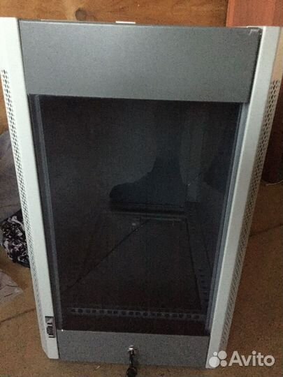 Шкаф TWT настенный Pro 18U 600x800 стеклянная двер