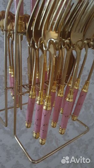 Набор вилок и ложек