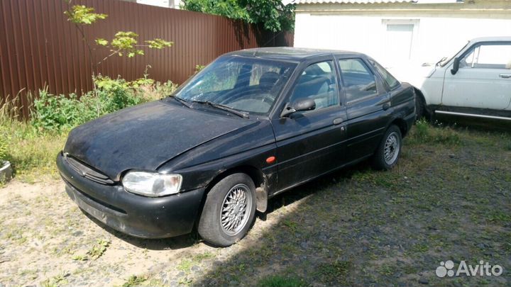 Форд эскорт 97 г. в 1,3л. в разбор