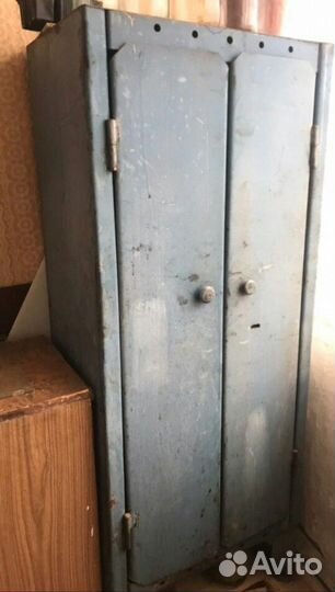 Шкаф металлический двустворчатый СССР