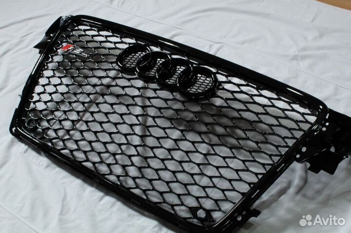 Решетка RS лук audi A4 B8 дорест