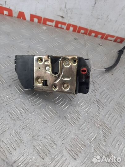 Замок двери задний левый Пежо 307 SW