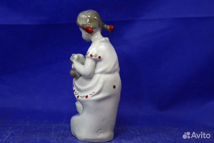 Девочка чистит обувь ботинок Всё сама Статуэтка фа