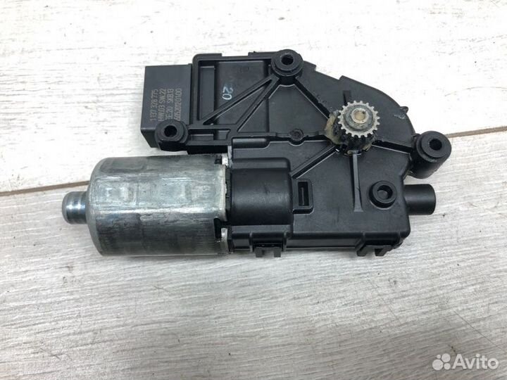 Моторчик люка Volkswagen Passat универсал cayc